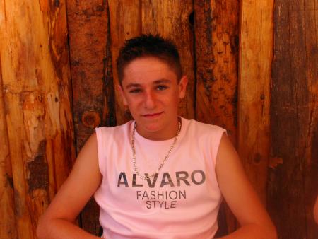 sa c mon grand frere il est beau